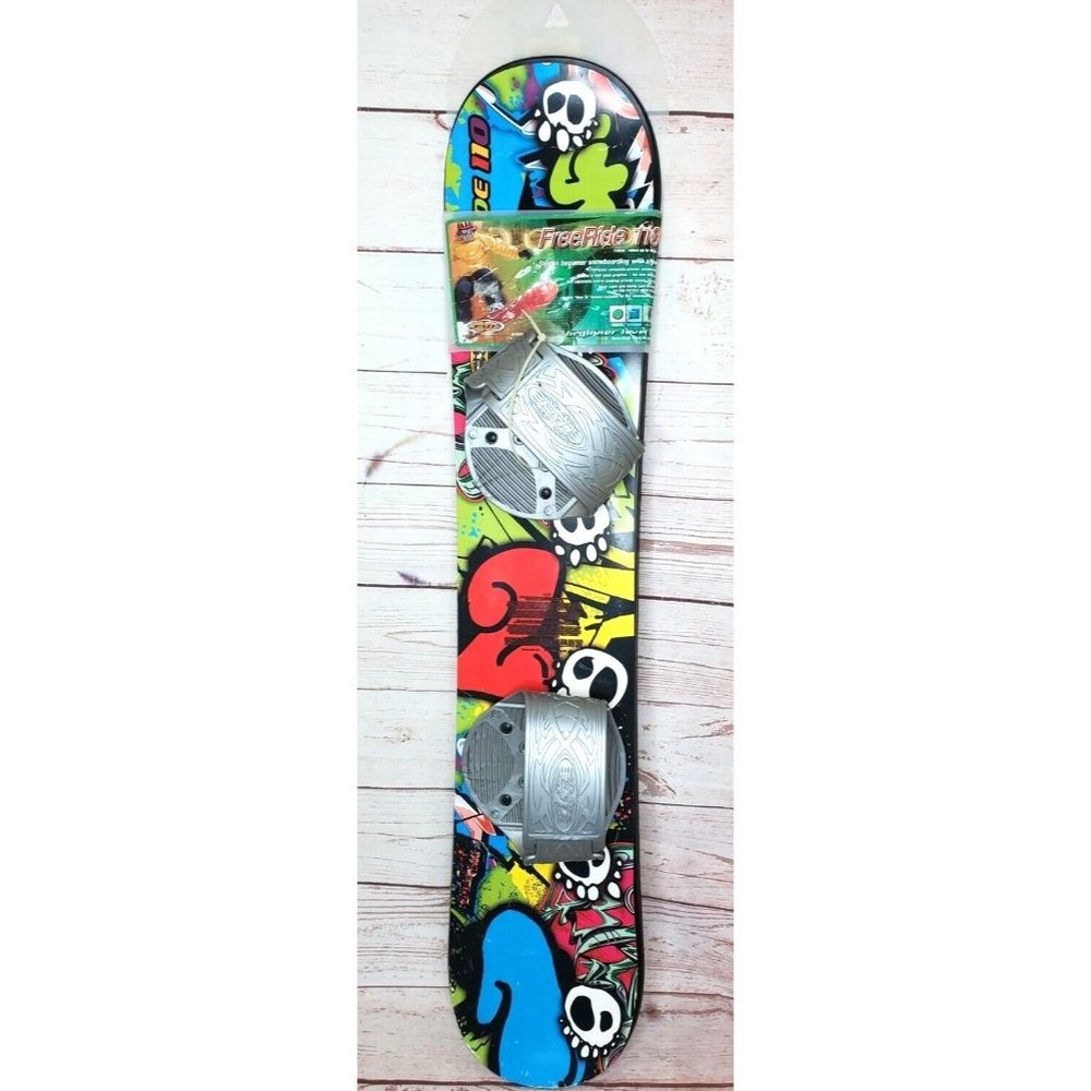 Freeride 110cm Fiberglass High Gloss Graffiti Graphics Snowboard Up To 95 LB